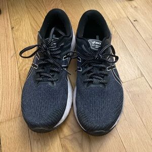 ASICS GT 2000 10 Size 9 Running Shoes